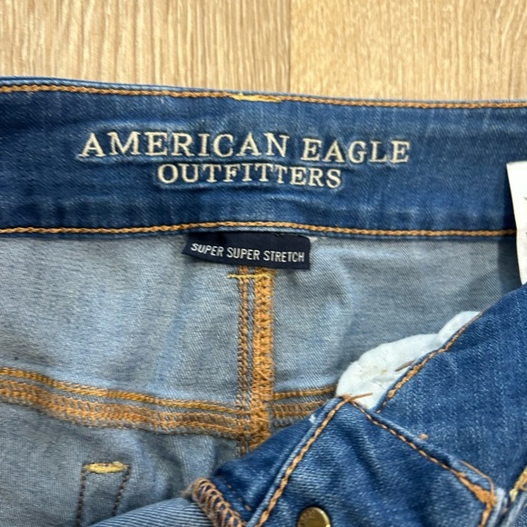 American Eagle distressed artist crop jeans - Picture 4 of 5